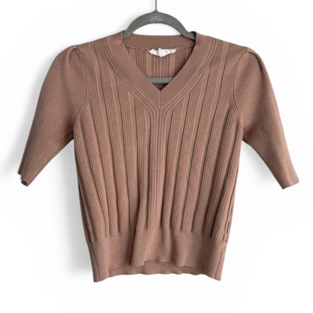 Brit.ny knit v neck top